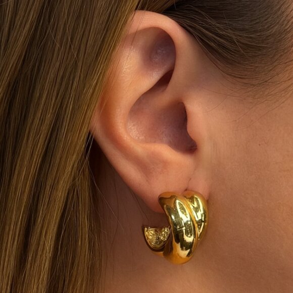 “Brielle” 18k Waterproof X Hoops - Picture 2 of 2